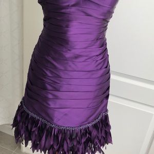 LAST CHANCE Strapless featherlike cocktail dress